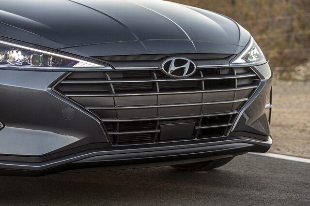 2019 Hyundai Elantra, front grille detail
