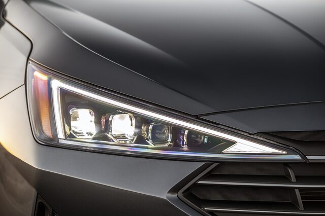 2019 Hyundai Elantra, LED projector headlight detail
