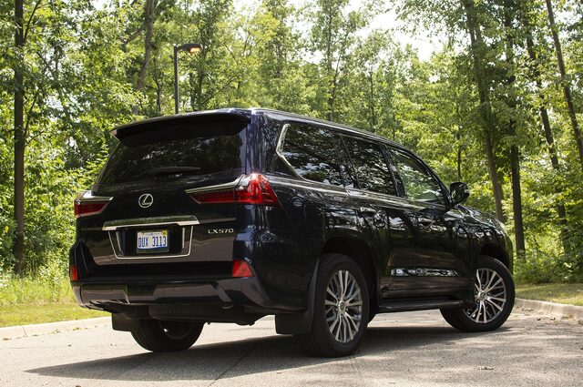 2018 Lexus LX 570 6.jpg