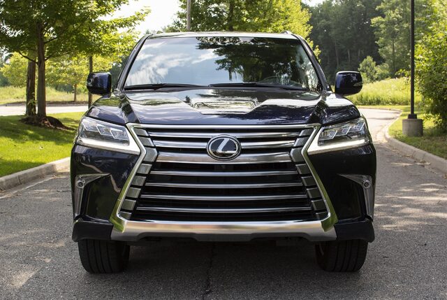 2018 Lexus LX 570 1.jpg