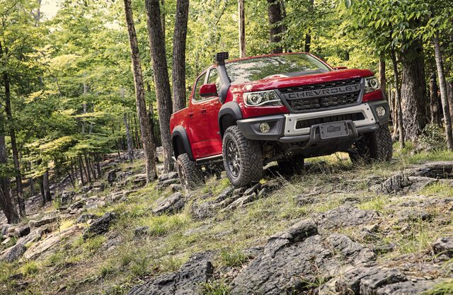 2019-Chevrolet-Colorado-ZR2-Bison-004.jpg