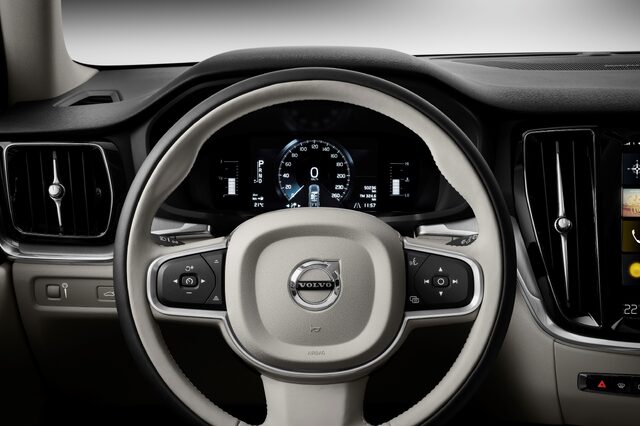 238200_New_Volvo_V60_Cross_Country_interior.jpg
