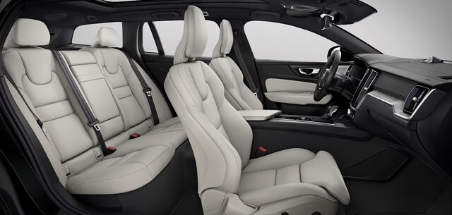 238204_New_Volvo_V60_Cross_Country_interior.jpg