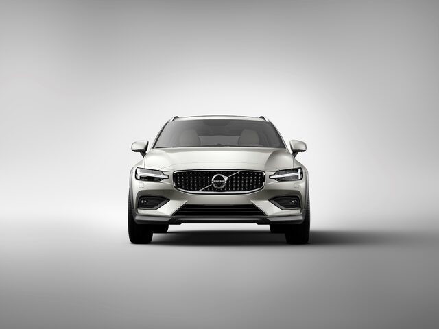 238210_New_Volvo_V60_Cross_Country_exterior.jpg
