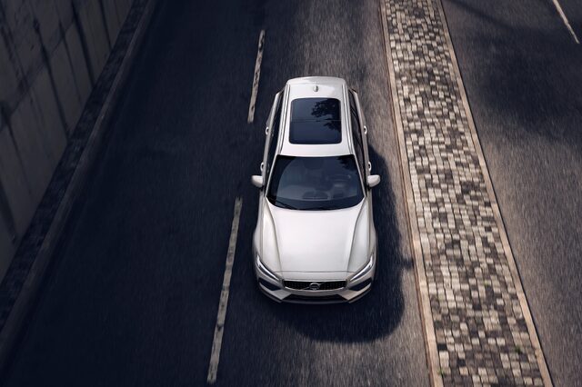 238215_New_Volvo_V60_Cross_Country_exterior.jpg