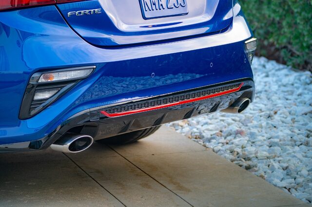14550_2020_Kia_Forte_GT_Sport_Trims.jpg