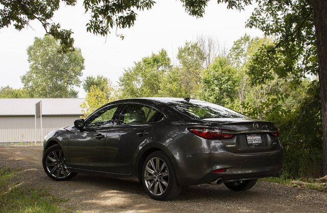 2018 Mazda6 Signature three-quarter rear view