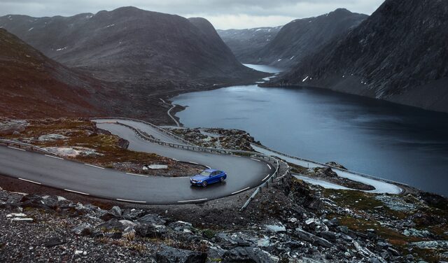 2019 BMW 3 Series M Sport [front driving mountains]
