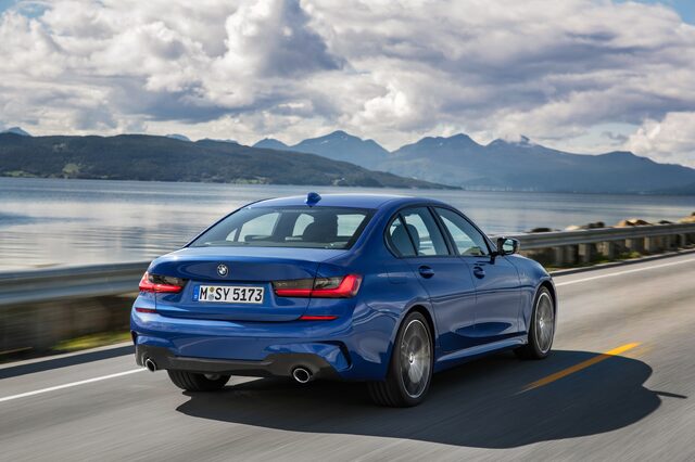 2019 BMW 3 Series M Sport [rear coastal bridge]