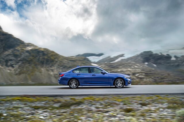 2019 BMW 3 Series M Sport [side profile driving fast]