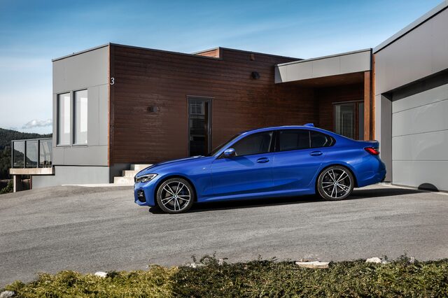 2019 BMW 3 Series M Sport [rear three-quarter static]