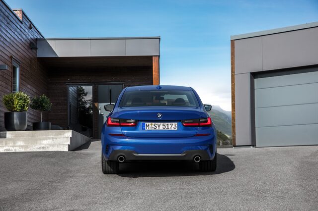 2019 BMW 3 Series M Sport [front static]