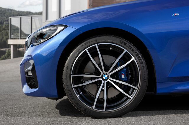 2019 BMW 3 Series [white and blue pair]