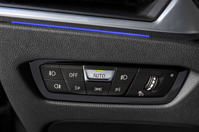 2019 BMW 3 Series M Sport interior [light controls]
