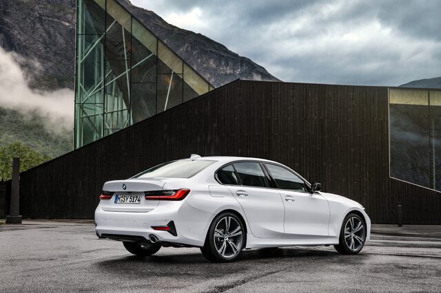 2019 BMW 3 Series [rear three-quarter overcast]