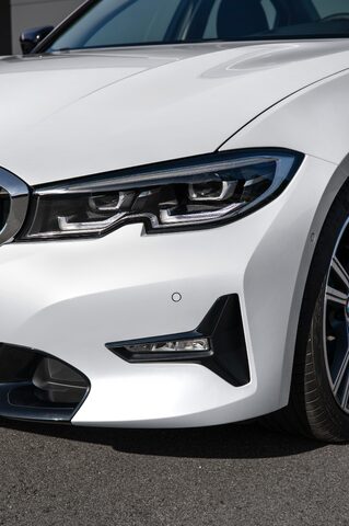 2019 BMW 3 Series [wheel detail]