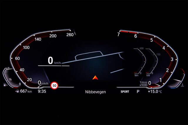 2019 BMW 3 Series iDrive display [parking navigation]