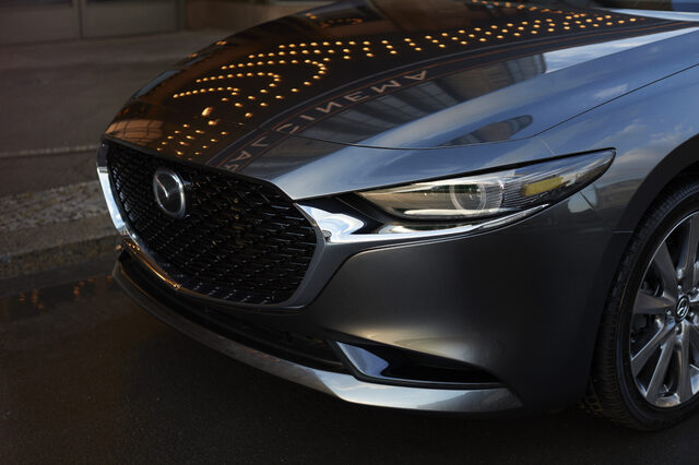 17_Mazda3_SDN_EXT_3.jpg