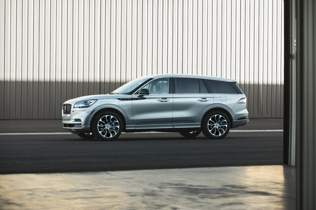 2020 Lincoln Aviator Grand Touring, side profile static in industrial setting