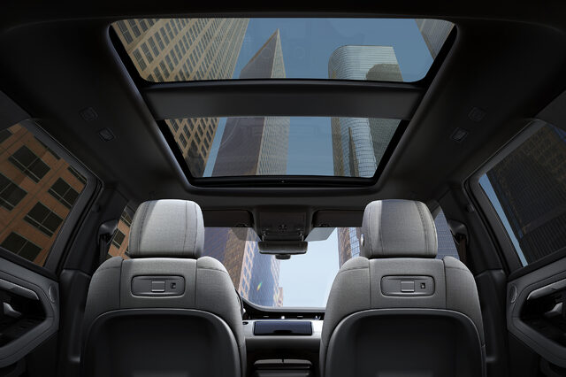2020 Range Rover Evoque 14.jpg