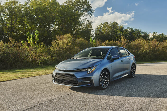 2020 Toyota Corolla XSE Front Three-Quarter, Outdoor Setting with Two-Tone Finish