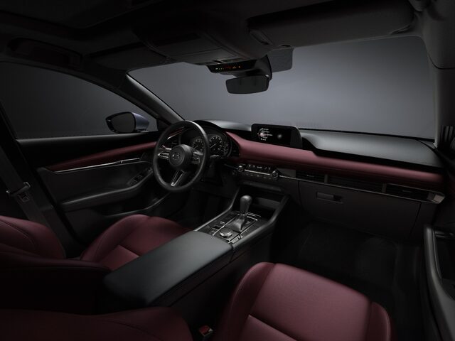 31_Mazda3_INT_COCKPIT_Burgundy.jpg