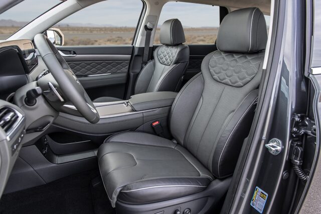 2020 Hyundai Palisade interior [front seats dark charcoal]