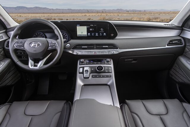 2020 Hyundai Palisade interior [dashboard dark gray leather]