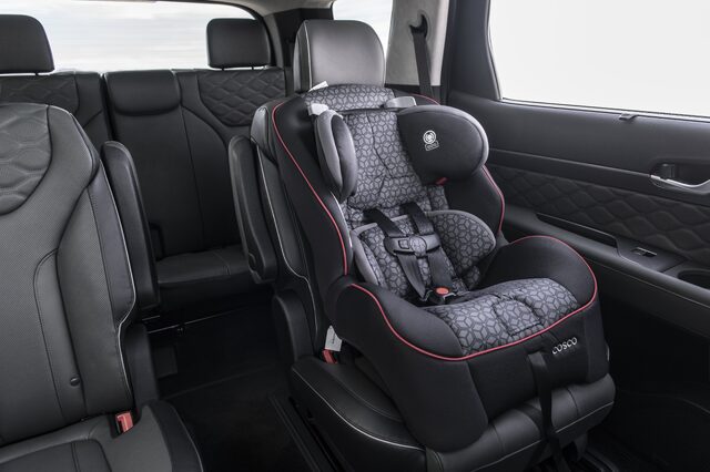 2020 Hyundai Palisade interior [child seat installed second row]