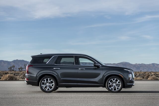 2020 Hyundai Palisade [side profile static desert]