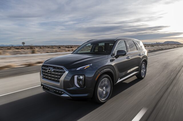 2020 Hyundai Palisade [front three-quarter driving gray]