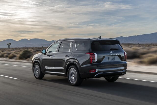 2020 Hyundai Palisade [rear three-quarter driving desert]