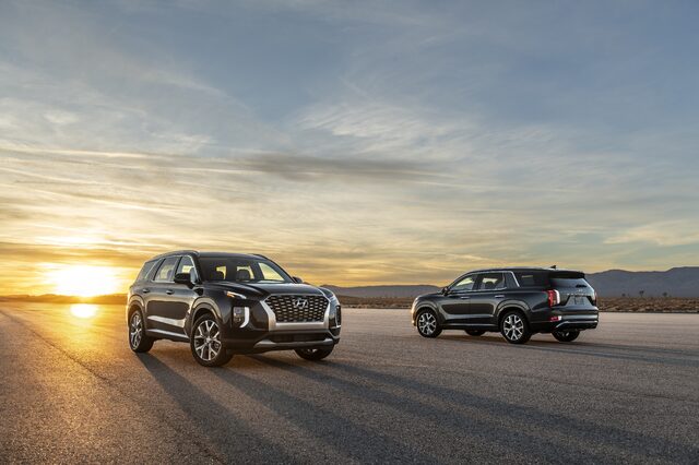 2020 Hyundai Palisade [two vehicles sunset]