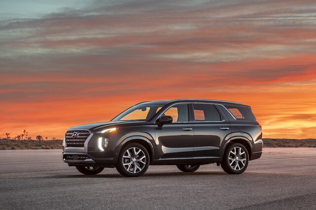 2020 Hyundai Palisade [front three-quarter static dramatic sunset]