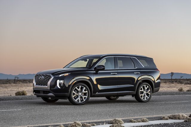 2020 Hyundai Palisade [front three-quarter static sunset]