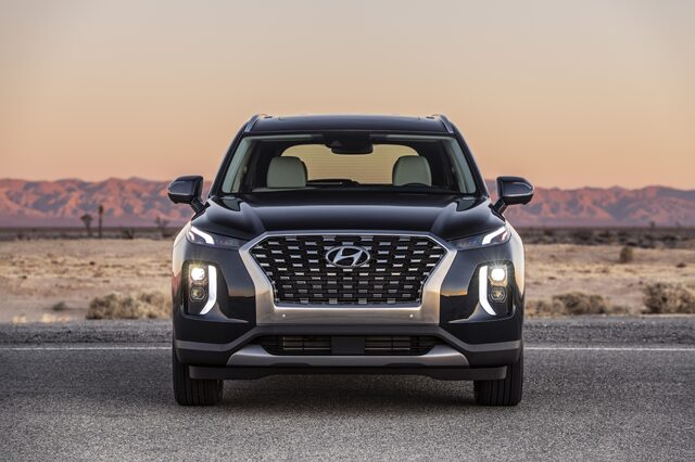2020 Hyundai Palisade [front static headlights on sunset]