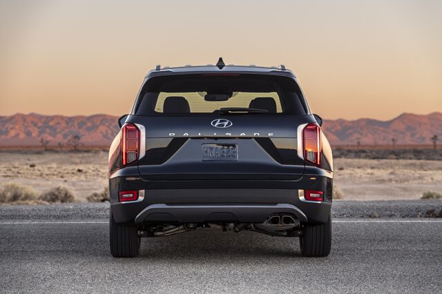2020 Hyundai Palisade [rear static desert sunset]