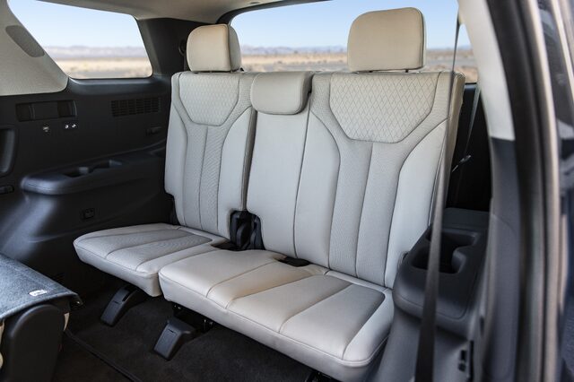 2020 Hyundai Palisade interior [third row bench seat cream leather]