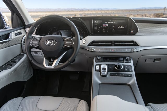 2020 Hyundai Palisade interior [dashboard cockpit gray leather]