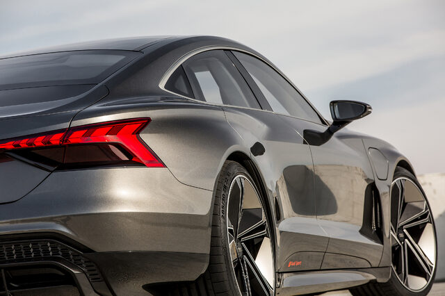 Audi-e-tron-GT-concept-5204.jpg