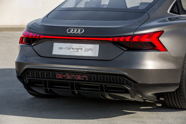 Audi-e-tron-GT-concept-5205.jpg