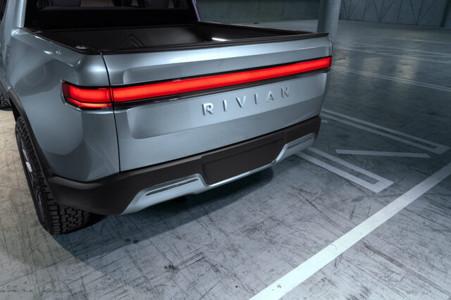H.-Rivian_R1T_Tailgate_Closed-1024x683.jpg