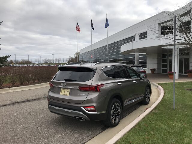2019 Hyundai Santa Fe rear three-quarter view