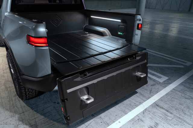 K.-Rivian-R1T_Tailgate_180_Open_Steps_Out-1024x683.jpg