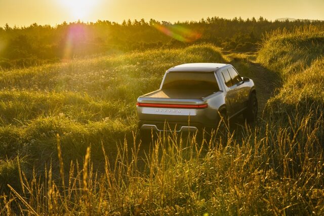 N.-Rivian_R1T_Grass-1024x683.jpg