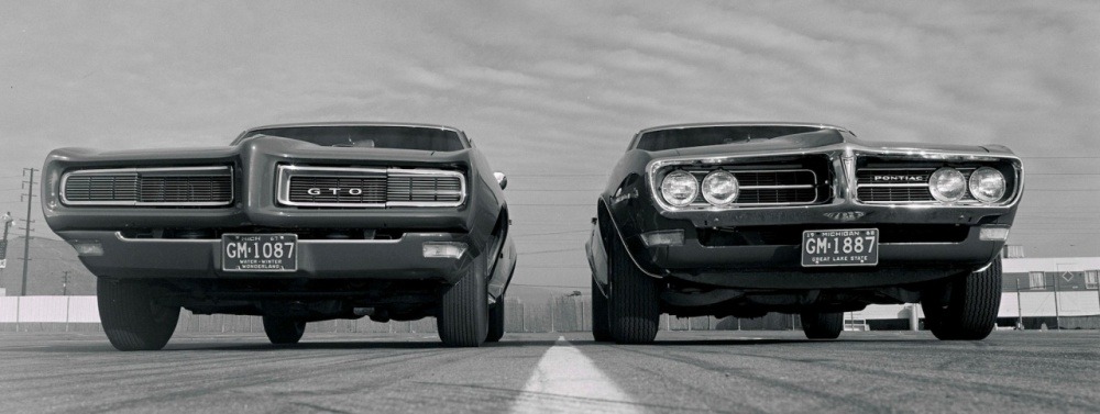 001-1968-pontiac-gto-1968-pontiac-firebird-at-dragstrip-e1527019907570.jpg