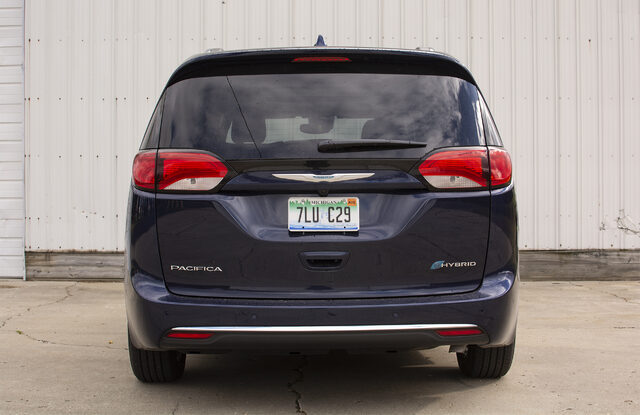 2018 Chrysler Pacifica Hybrid Limited rear view