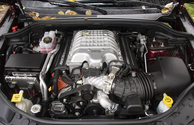 2018 Jeep Grand Cherokee SRT Trackhawk 6.2L supercharged HEMI V8 engine bay