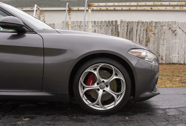 2018 Alfa Romeo Giulia Ti Sport Q4 — Front Wheel and Brembo Brake Detail