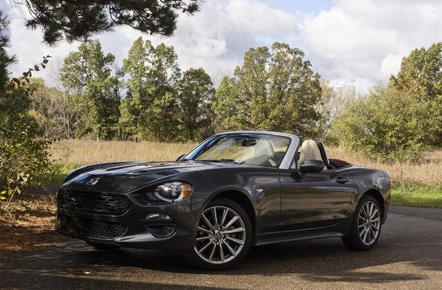 2018 Fiat 124 Spider Lusso three-quarter front view